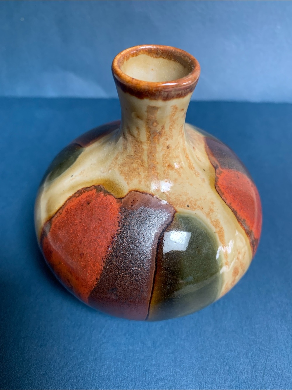 Collectibles Special Hand-Made Ceramic Art Pottery Vase. Pre-Owned.Size:3.5x3.5
